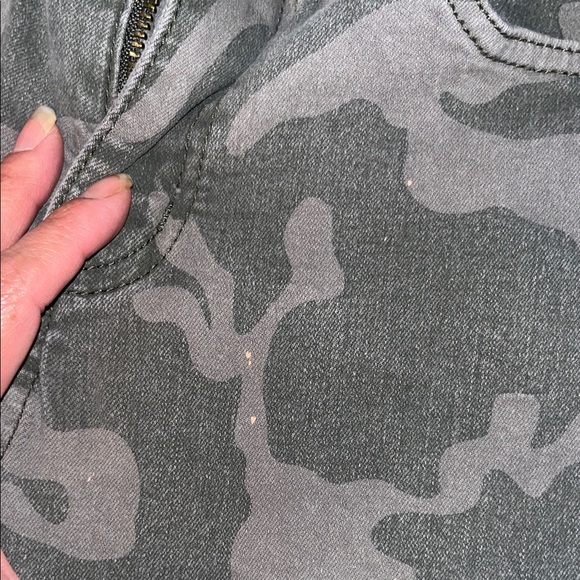 Assorted Jeans Collection - Picture 13 of 15